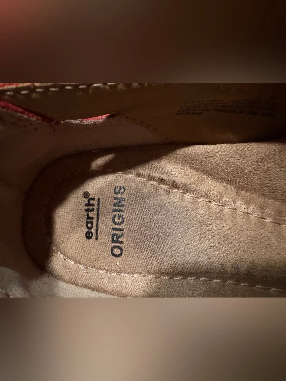 Earth Origins Red Leather Closed-Toe Flats